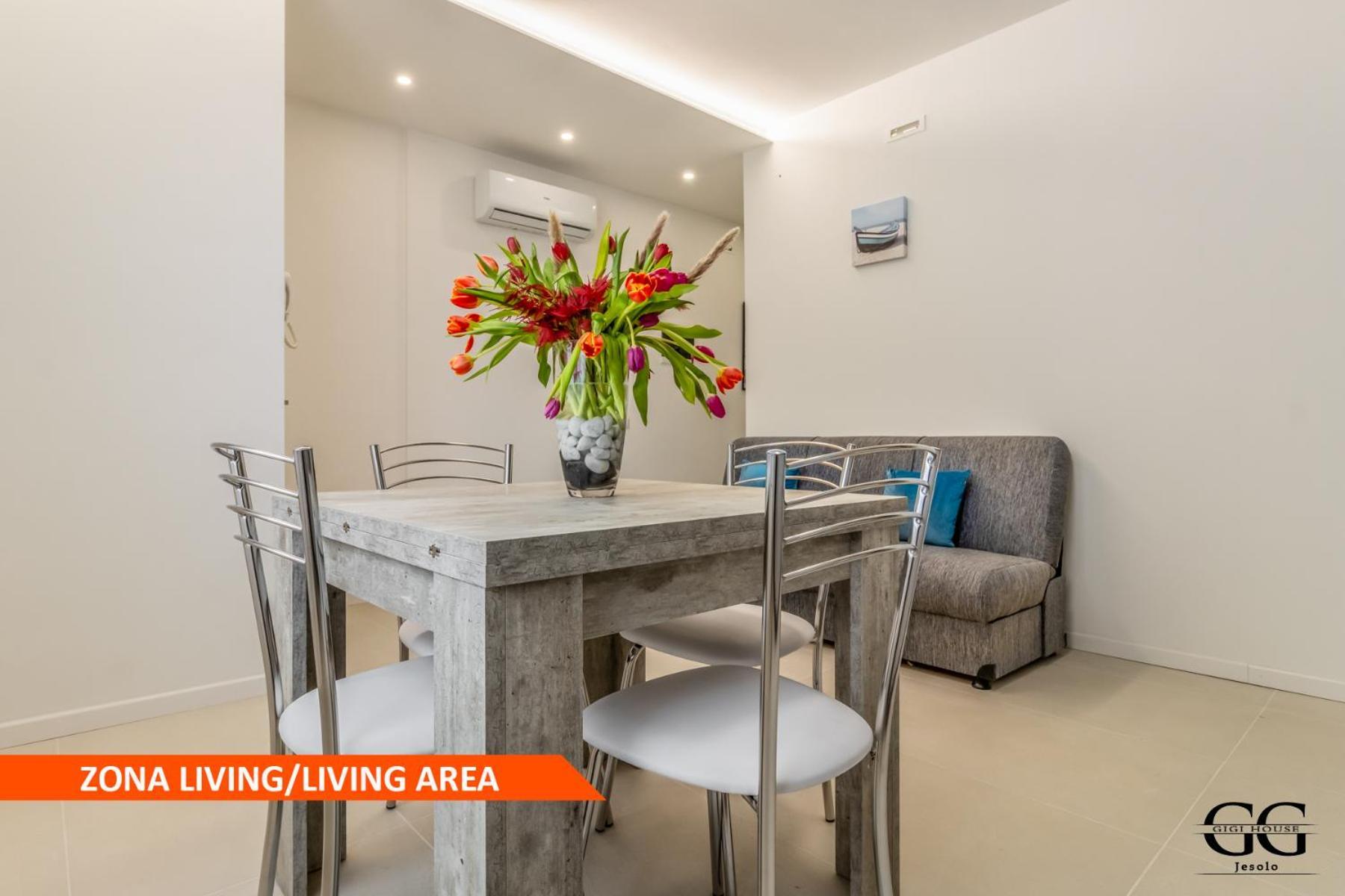 Gigi House -Appartamento Piazza Mazzini- 200M Dal Mare リド・ディ・イエゾロ エクステリア 写真
